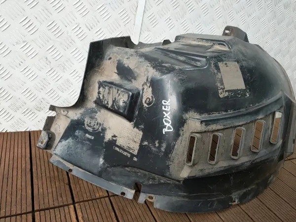OEM 1306371070 Fram Vänster Hjulhus - Begagnad image 3