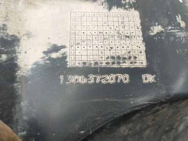 OEM 1306371070 Fram Vänster Hjulhus - Begagnad image 4