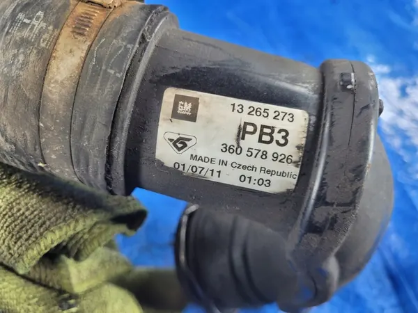 OPEL Astra J Manguera Intercooler 1.7 A17DTR 13265273 image 3