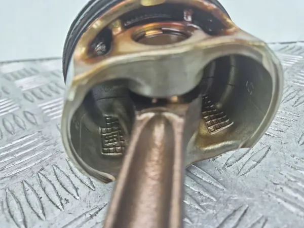 Piston avec Bielle OEM 084220 BMW X5 E70 image 8