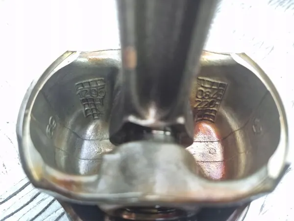 Piston avec Bielle OEM 084220 BMW X5 E70 image 9