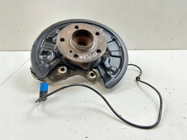 Pivot de roue arrière gauche OEM 2460306 image 3