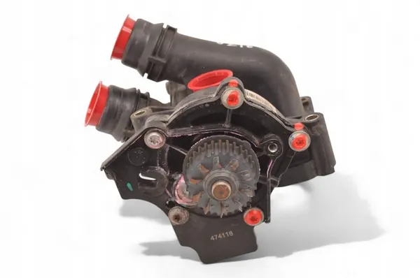 Vattenpump Audi VW 1.8 TFSI | 06J121026F image 2