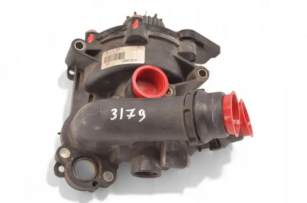 Vattenpump Audi VW 1.8 TFSI | 06J121026F image 4