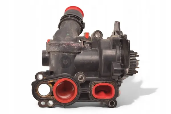 Vattenpump Audi VW 1.8 TFSI | 06J121026F image 6