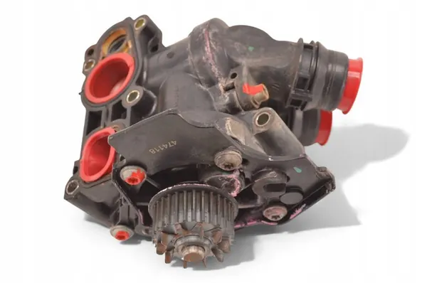 Vattenpump Audi VW 1.8 TFSI | 06J121026F image 7