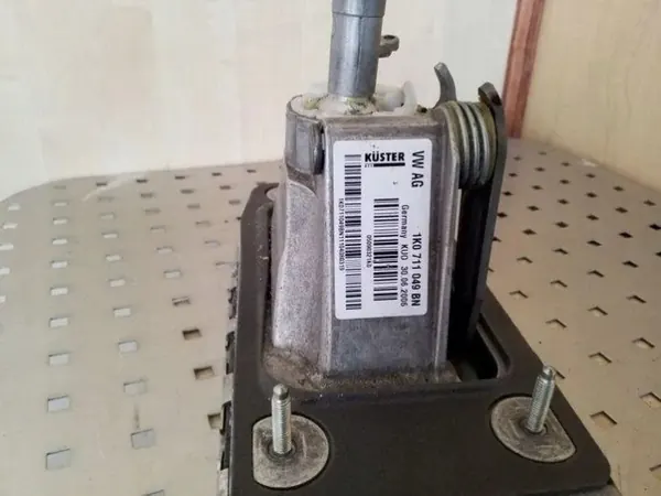 VW Versnellingsmechanisme OEM 1K0711265AC Gebruikt image 3