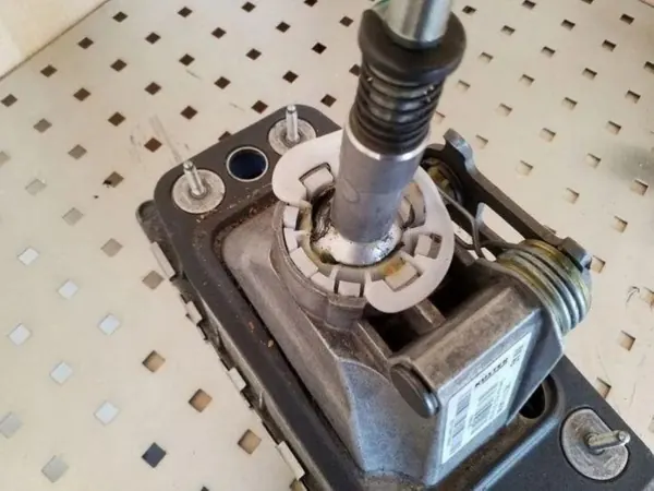 VW Versnellingsmechanisme OEM 1K0711265AC Gebruikt image 4