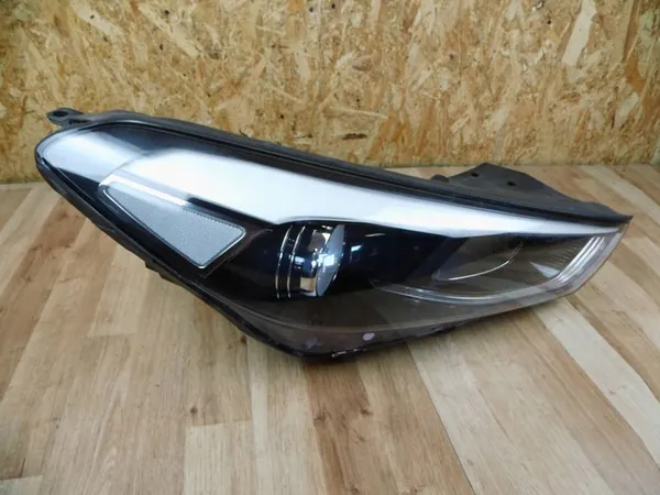 HYUNDAI TUCSON III 15-18 Faro Derecho Europa 92102-D7000 image 2