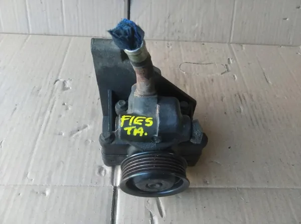 Pompe de direction assistée Ford OEM Fiesta MK5 1.4B 16V image 2