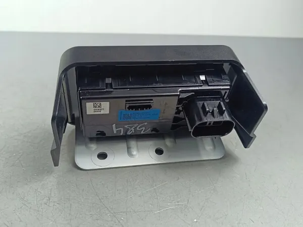 Tomada 12V traseira KIA EV6 2023 95190CVZD0 image 4