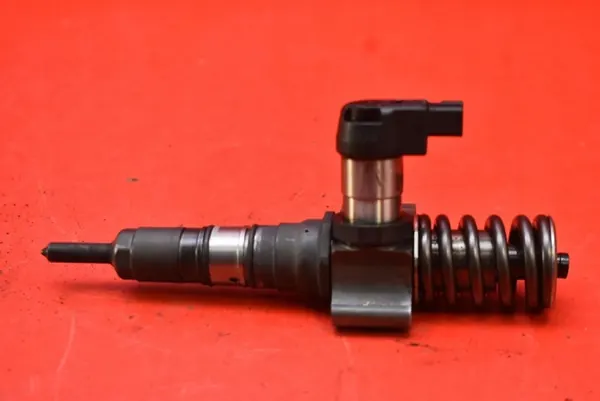 OEM 03G130073T ruiskutuspumppu Audi A3 8P 2.0 TDI:lle image 2
