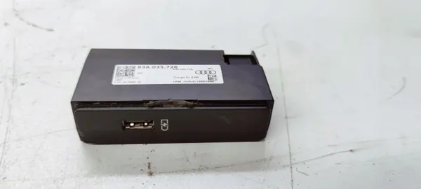 Tomada Porta USB Carregador OEM 83A035726 para Audi Q3 image 2