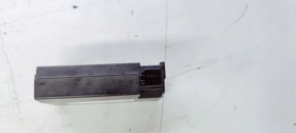 Tomada Porta USB Carregador OEM 83A035726 para Audi Q3 image 3
