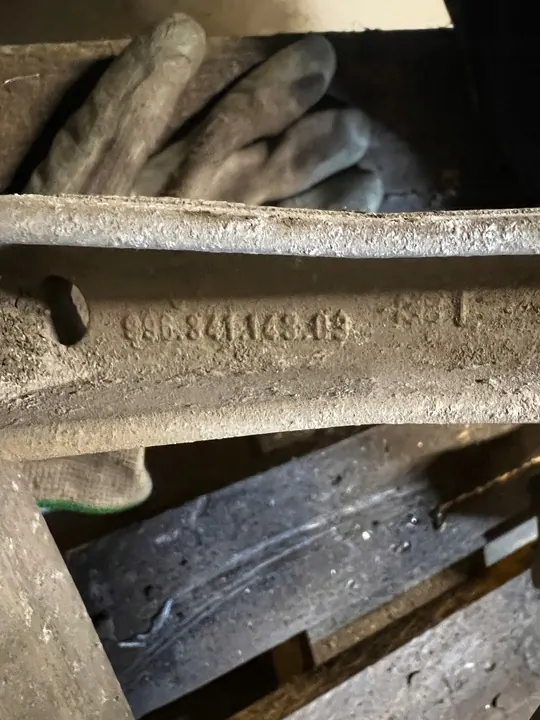 Mozzo sospensione posteriore sinistro Porsche Carrera 911 996 3.4 image 10