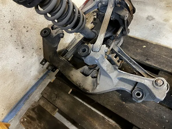 Mozzo sospensione posteriore sinistro Porsche Carrera 911 996 3.4 image 5