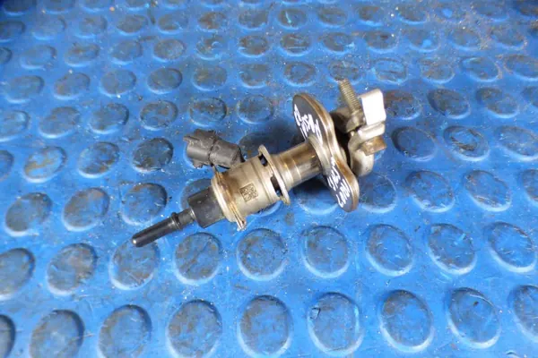 Inyector AdBlue usado OEM 7LA131113A para VW Passat B8 image 2