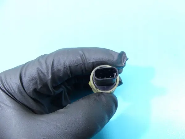 Fuel Pressure Sensor Volvo V60 I 31405635 image 5