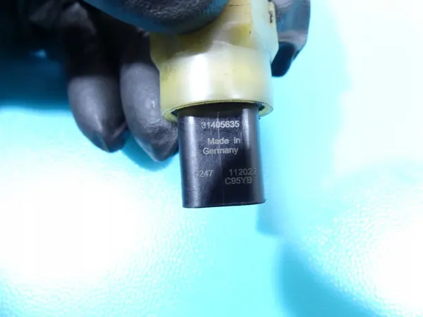 Fuel Pressure Sensor Volvo V60 I 31405635 image 6