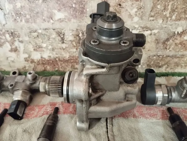 Komplettes Einspritzsystem Touareg II Q7 Cayenne 3.0 TDI image 6