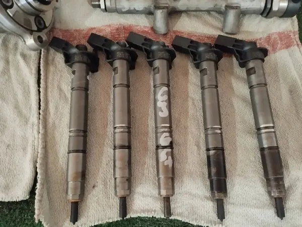 Komplettes Einspritzsystem Touareg II Q7 Cayenne 3.0 TDI image 8