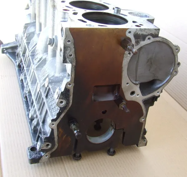 BMW Motorblock Unterteil OEM 7502903 - Gebraucht image 6