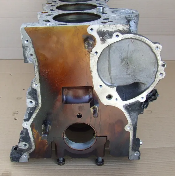 BMW Motorblock Unterteil OEM 7502903 - Gebraucht image 7