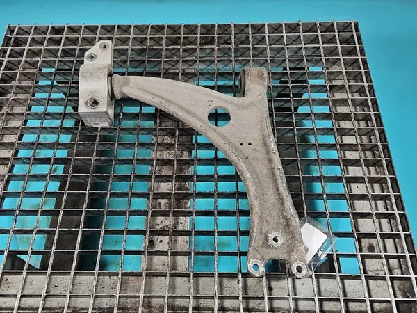 Braccio di Controllo Anteriore Sinistro Audi Q3 2.0 TDI 11-14 image 6