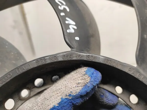 AUDI A6 C5 2.5 TDI Kylarrubrik 059121301 image 4