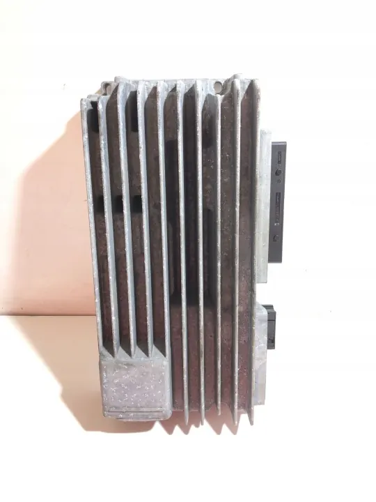 Bang & Olufsen Radio-versterker Audi A5 8T OEM 8T1035223A image 2