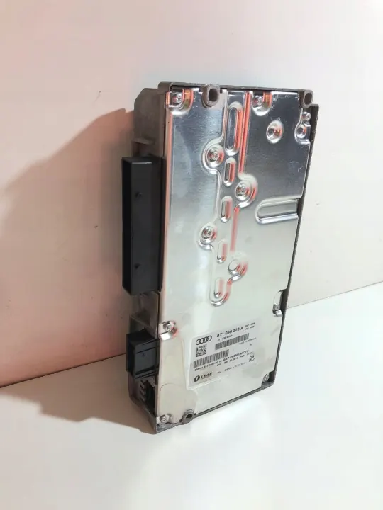 Bang & Olufsen Radio-versterker Audi A5 8T OEM 8T1035223A image 4