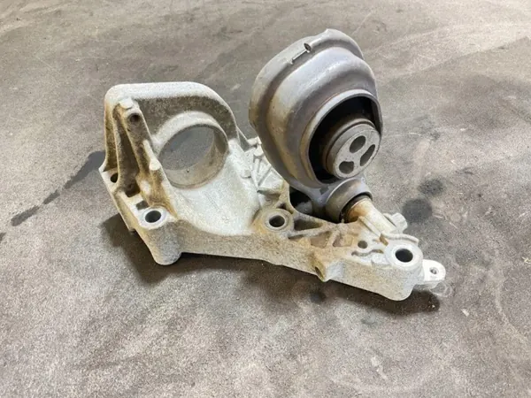 Support de boîte Mercedes-Benz Classe A OEM A2822232600 image 2