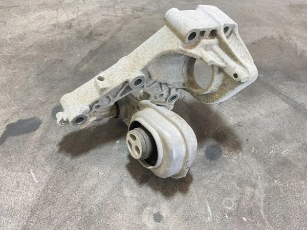 Support de boîte Mercedes-Benz Classe A OEM A2822232600 image 3
