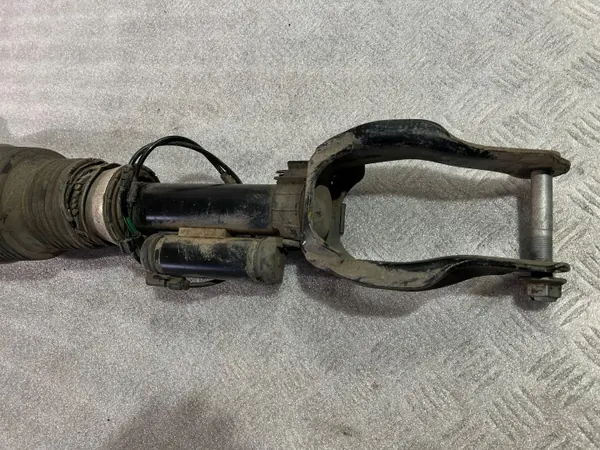 Begagnad vänster bak luftfjädring OEM A1663204266 Mercedes image 4
