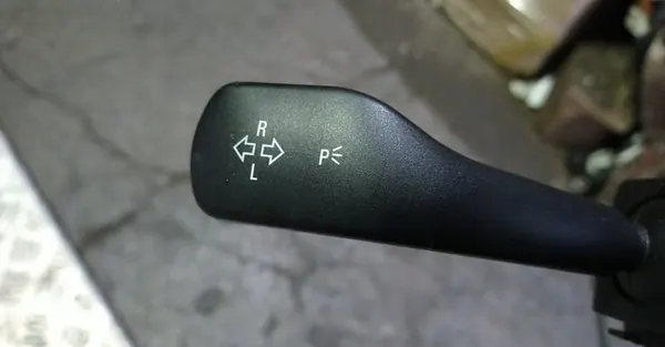 BMW Blinker-Schalter OE 61318363662 image 4