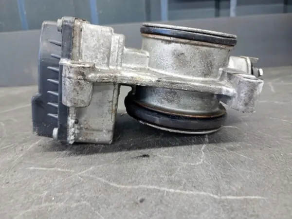Corps de papillon OEM 408239822001 pour Renault/Dacia image 4