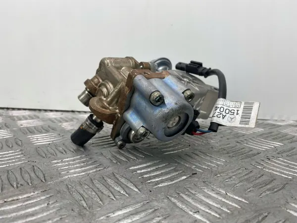 Mercedes C250 CGI W204 Bränslepump OEM A2710702201 image 4