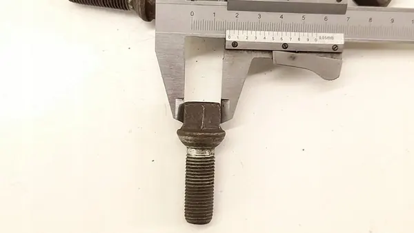 Tornillo Mercedes M14x1.50 cónico 17mm 45mm 20 pcs. image 5