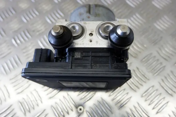Pompe ABS OEM 4670A992 pour Mitsubishi Outlander III image 7