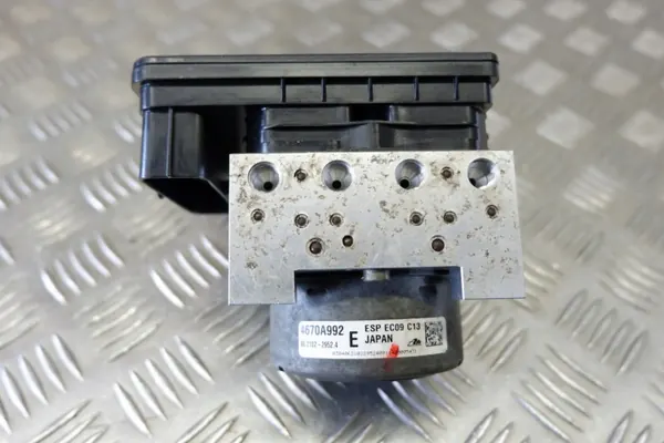 Pompe ABS OEM 4670A992 pour Mitsubishi Outlander III image 8