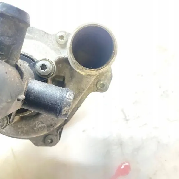 Waterpomp OEM 273197000 voor Ford Ranger 2014 image 6