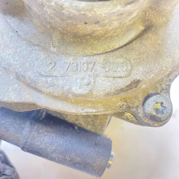 Waterpomp OEM 273197000 voor Ford Ranger 2014 image 7