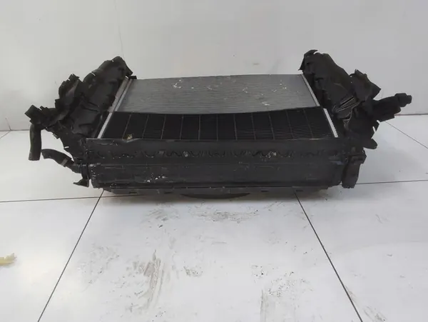 Mercedes E-Class W214 Koeler en Ventilator image 9