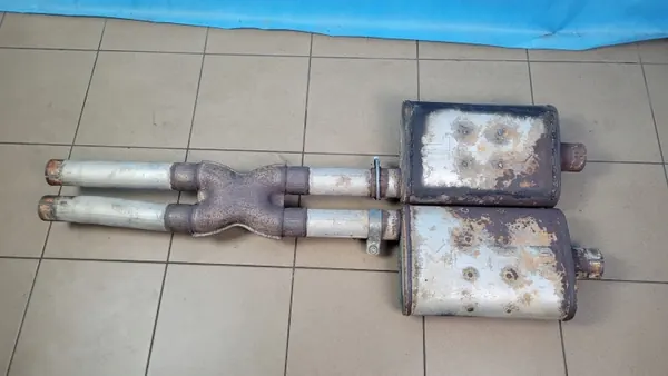 Silenciador central Dodge Challenger SXT 3.6L OEM MBPR image 2