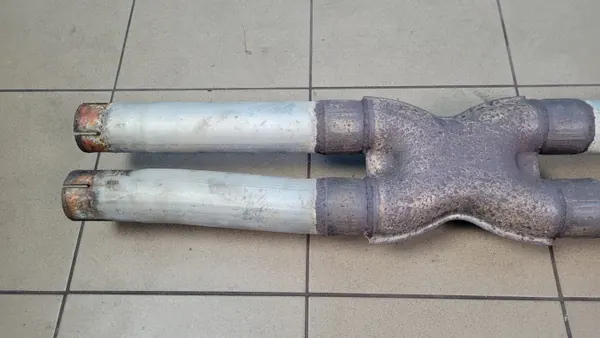 Silenciador central Dodge Challenger SXT 3.6L OEM MBPR image 6