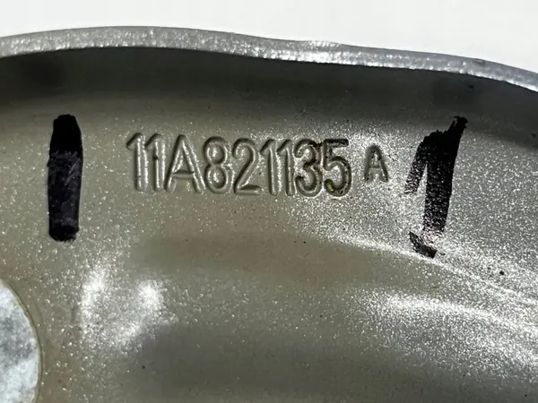 Suporte de para-lama esquerdo VW ID.4 OEM 11A821135A image 4