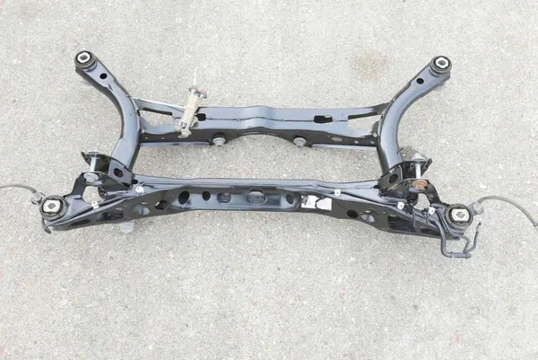 VW TIGUAN II LIFT Sottoscocca Posteriore + Viti image 2