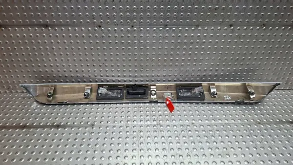 OEM S25071261 Moldura Cromada Maletero para Renault Latitude image 6