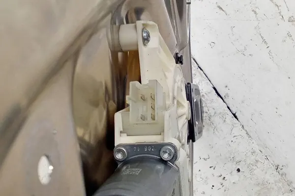 Elevador de vidro direito porta dianteira MERCEDES-BENZ E (W212) A2129066702 image 2