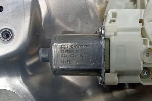 Elevador de vidro direito porta dianteira MERCEDES-BENZ E (W212) A2129066702 image 4